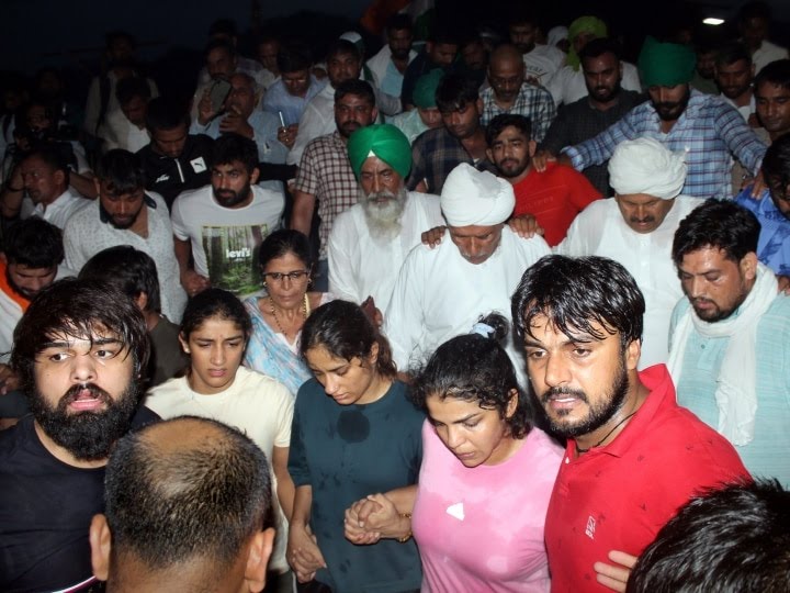 Wrestlers Protest: हरिद्वार से लौटे पहलवान, नरेश टिकैत ने गंगा में मेडल बहाने से रोका, 5 दिन का मांगा समय