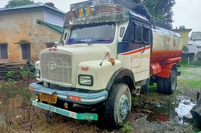  अल्मोड़ा से तापरपीन और बिरोजा की तस्करी का भंडाफोड़, टैंकर चालक गिरफ्तार