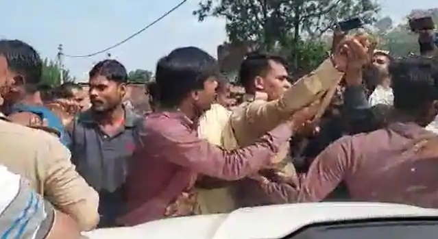  विधायक सौरभ बहुगुणा का ग्रामीणों ने रोका काफिला, गनर को पीटा, वर्दी फाड़ी