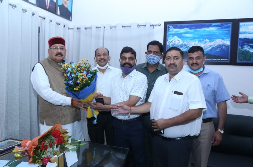  पर्यटन मंत्री से मिला जीएमवीएन मैनेजर एशोसिएशन प्रतिनिधि मंडल 