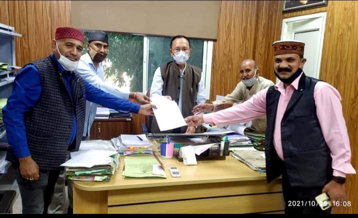  राज्य आंदोलनकारियों की  समान पेंशन पेंशन पट्टा और 10 % क्षैतिज आरक्षण पर हुई वार्ता