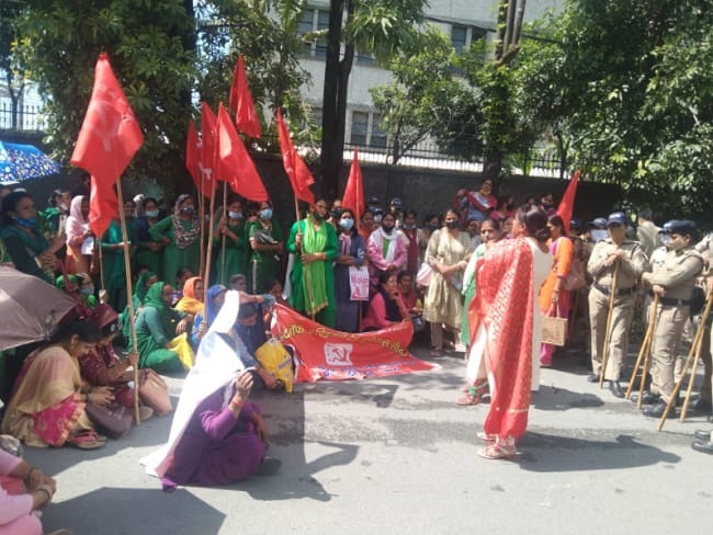  आंगनवाड़ी कार्यकत्री व सेविका कर्मचारी यूनियन ने सरकार पर लगाया अनदेखी का आरोप