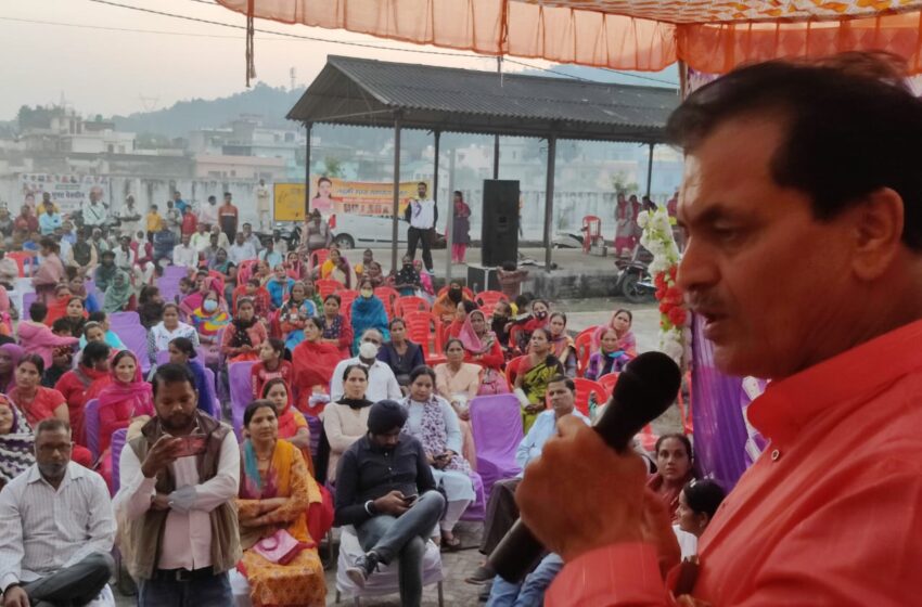  आंतरिक सड़कों के निर्माण एवं स्ट्रीट लाइट लगाने को विधायक निधि से 15 लाख देने की घोषणा