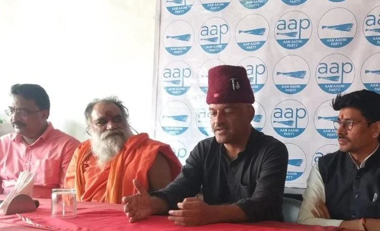  सरकार देवस्थानम बोर्ड के नाम पर पुरोहितों के साथ खिलावाड़ कर रहीः कर्नल कोठियाल