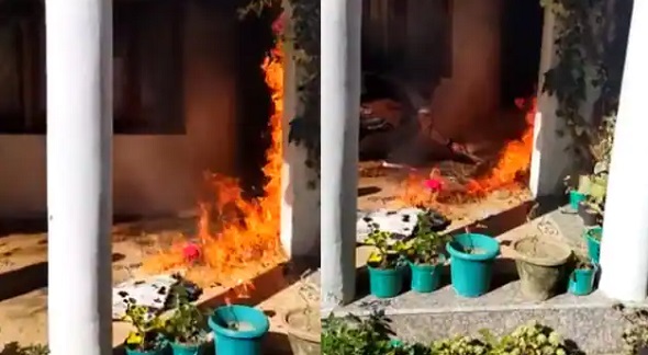  कांग्रेस नेता सलमान खुर्शीद के बंगले पर प्रदर्शनकारियों ने लगाई आग, किया पथराव