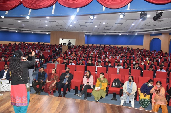  दून में शिक्षण संस्थानों में चलाया गया मतदाता जागरूकता अभियान