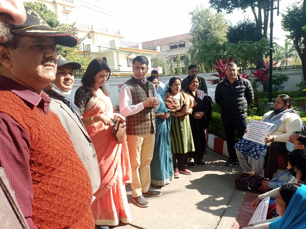  पूर्व सैनिकों से मिला आप का प्रतिनिधिमंडल, धरने पर बैठे सभी पूर्व सैनिकों को दिया समर्थन