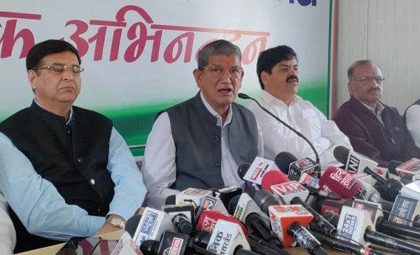  मुख्यमंत्री धामी ने यूपी के सीएम के आगे समर्पण कर दियाः हरीश रावत