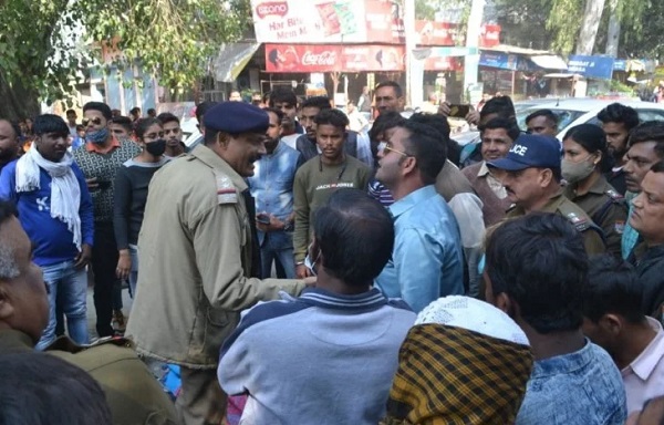  बाइक सवार दंपती को रोडवेज ने मारी टक्कर, पत्नी की मौत, ग्रामीणों ने किया हंगामा