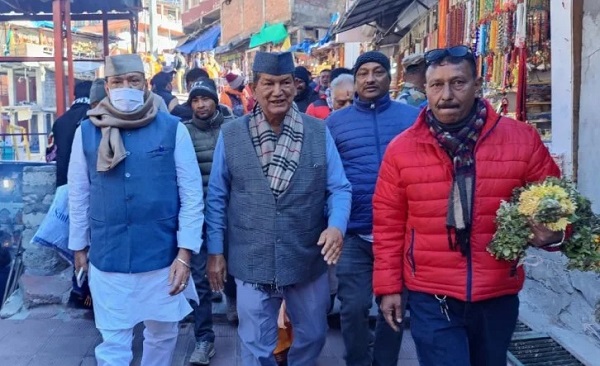  पूर्व सीएम हरीश रावत व पूर्व मंत्री यशपाल आर्य ने किए भगवान बदरीविशाल के दर्शन