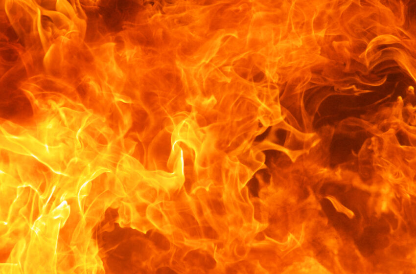  र्साइं लॉजिस्टिक इंडस्ट्री में आग लगने से करोड़ों के आटो पार्ट्स जलकर खाक