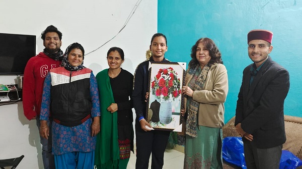  उत्तराखंड अंडर 19 क्रिकेट टीम के लिए चयनित बालिकाओं को किया सम्मानित