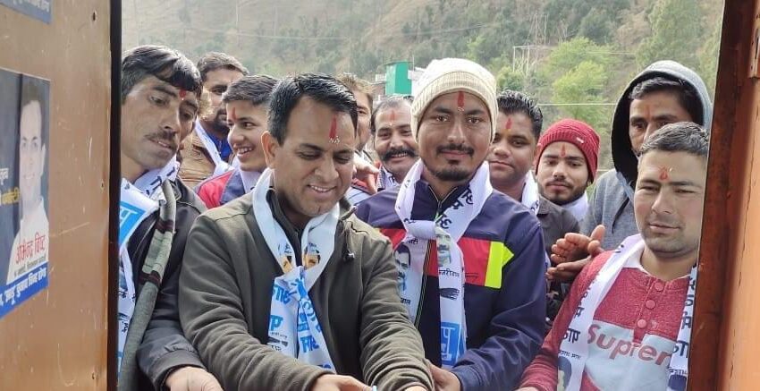  धनोल्टी में नाग देवता मंदिर से किया चुनावी शंखनाद  