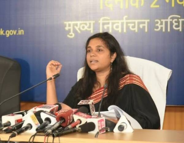  निर्वाचन आयोग ने चुनावी रैलियों, रोड शो और पदयात्राओं पर रोक 22 जनवरी तक के लिए बढ़ाई