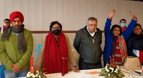  मेयर ऊषा चौधरी समेत करीब 400 भाजपा कार्यकर्ताओं ने पार्टी से इस्तीफा दिया