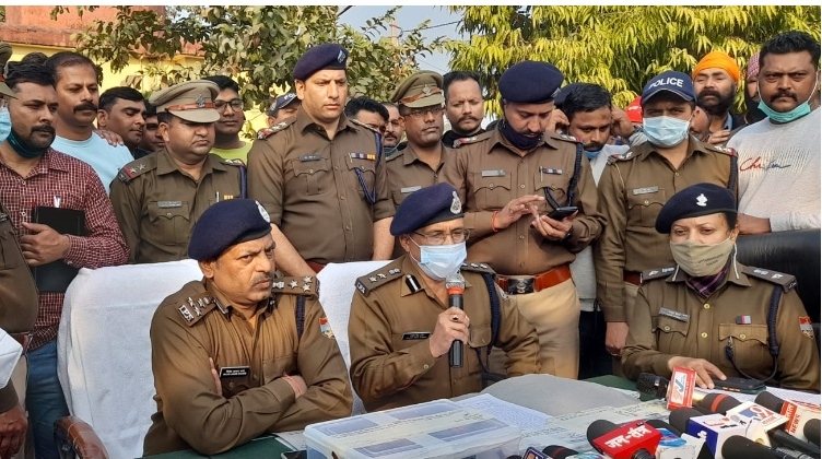  सीएम ने पुलिस अधिकारियों की पीठ थपथपाई