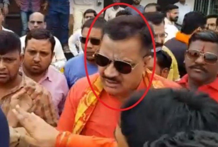  बदजुबानी ने खत्म की टिकट की कहानी
