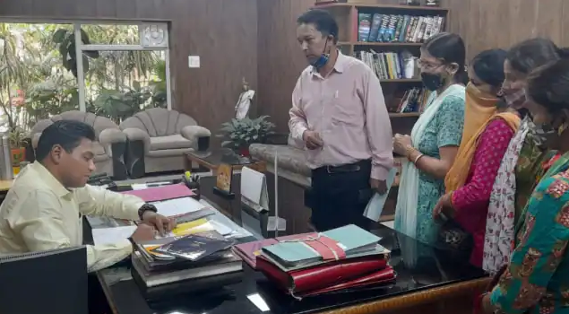  पेयजल संकट दूर करने की डीएम से की मांग