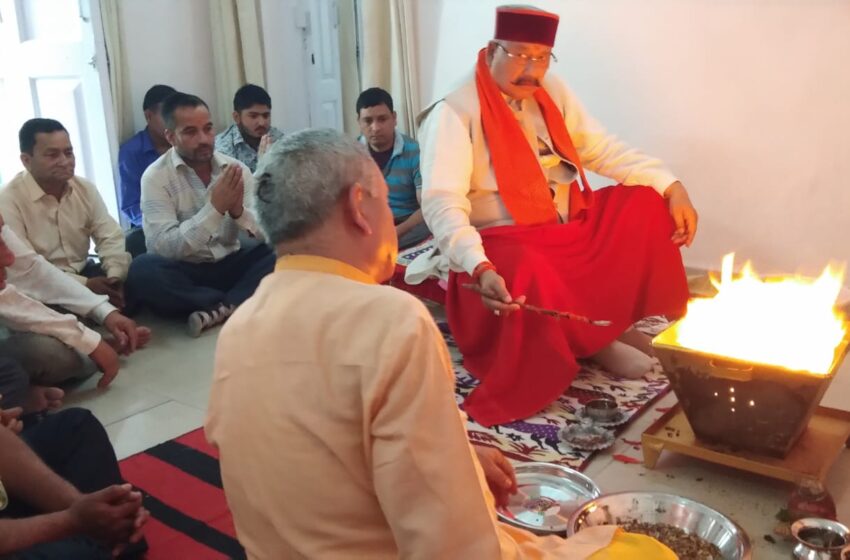  कैबिनेट मंत्री महाराज ने कैम्प कार्यालय पर की पूजा अर्चना