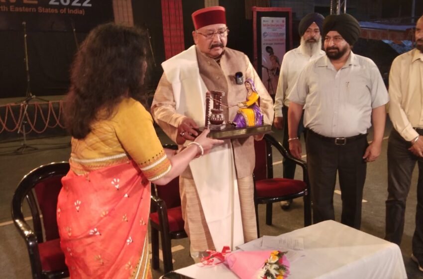  महाराज ने ढोल की थाप के साथ किया प्रतिष्ठित उत्सव अॉक्टेव-2020 का शुभारंभ