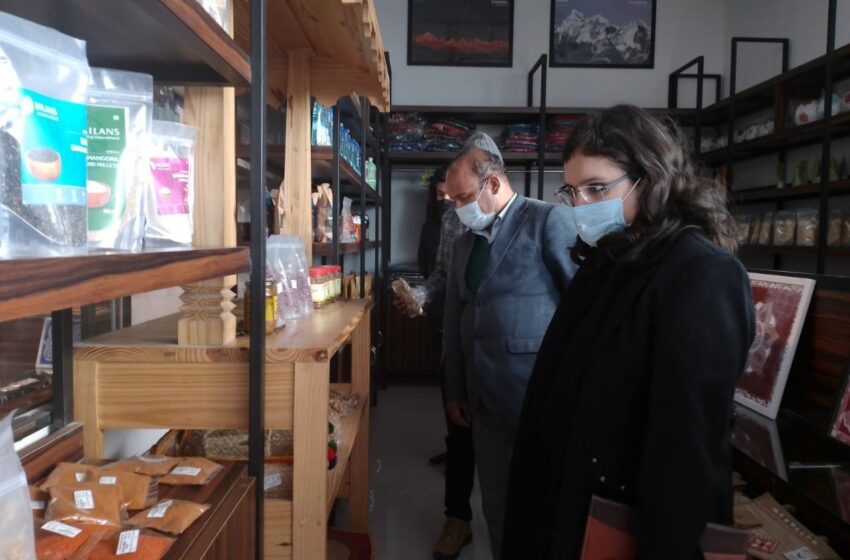  ग्राम्य विकास विभाग के सौजन्य से विकासखण्ड डोईवाला के रानी पोखरी में उत्तरा स्टेट एमपोरियम का निर्माण किया गया