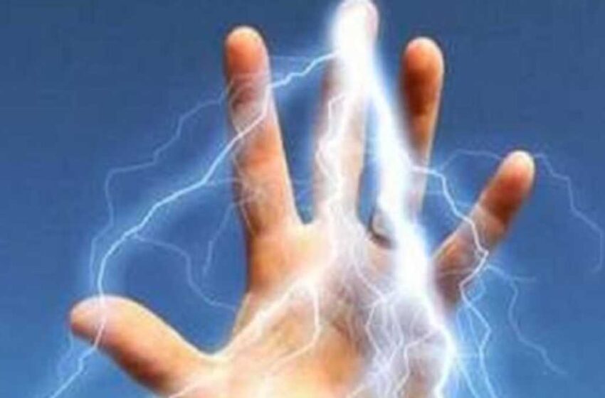  हाईटेंशन की चपेट में आये दो जुड़वा बच्चों की मौत