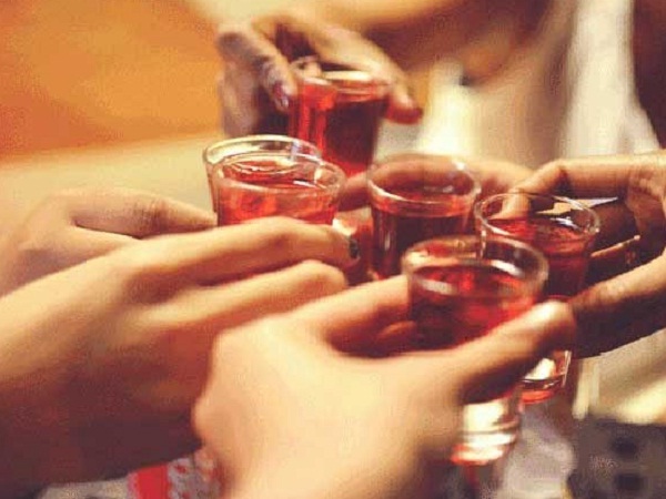  शराब पीकर हुड़दंग मचा रहे चार पर्यटकों को पकड़ा