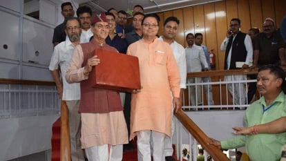  उत्तरखंड सरकार ने पेश किया 65 हजार करोड़ रुपये का बजट