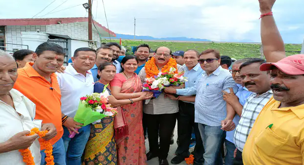  खांड गांव में जिले के प्रभारी मंत्री सुबोध उनियाल का भाजपाइयों ने किया स्वागत