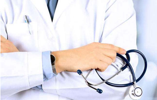  इनरव्हील क्लब ने चिकित्सकों को सम्मानित किया