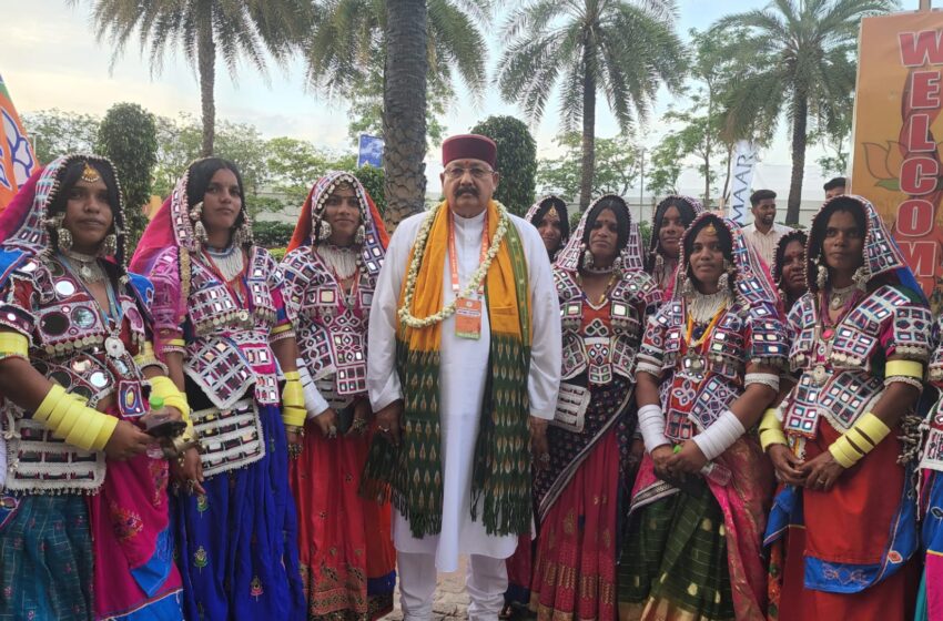  हैदराबाद पहुंचने पर महाराज का भव्य स्वागत