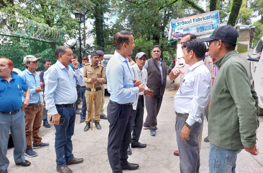  मुख्यमंत्री धामी द्वारा अवैध खनन अवैध अतिक्रमण चिन्हित कर हटाये जाने की कार्यवाही करने हेतु जिला अधिकारी को निर्देश