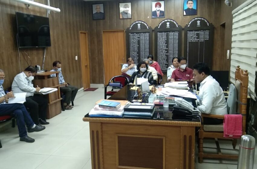  जिलाधिकारी द्वारा वर्तमान में डेंगू मलेरिया चिकनगुनिया आदि रोगों के उत्पन्न होने की संभावना को देखते हुए रोकथाम हेतु टीम का गठन किया