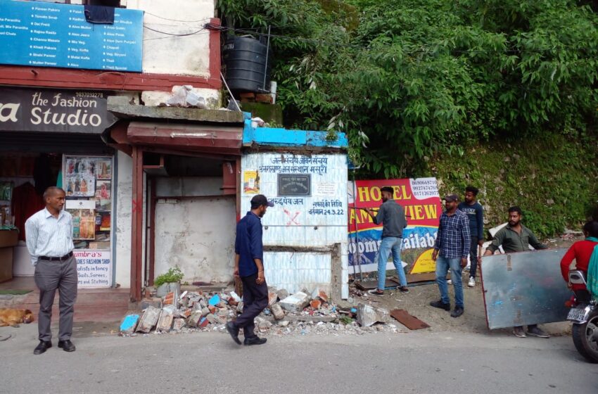  CM पुष्कर सिंह धामी ने अवैध खनन, अवैध अतिक्रमण चिन्हित कर हटाये जाने की कार्यवाही करने के निर्देश दिए