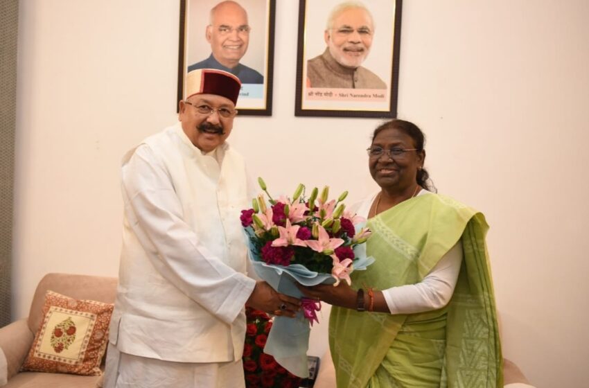  महाराज ने द्रौपदी मुर्मू से भेंट कर दी जीत की बधाई