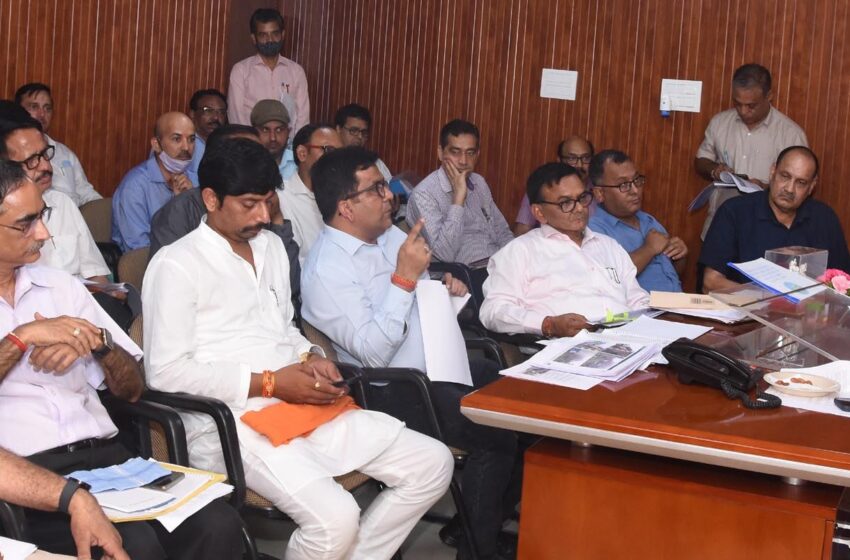  विकास कार्यों में किसी भी प्रकार की कोताही बर्दाश्त नहीं की जायेगीः बहुगुणा