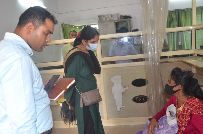  जिलाधिकारी श्रीमती सोनिका ने आज तहसील विकासनगर का औचक निरीक्षण किया