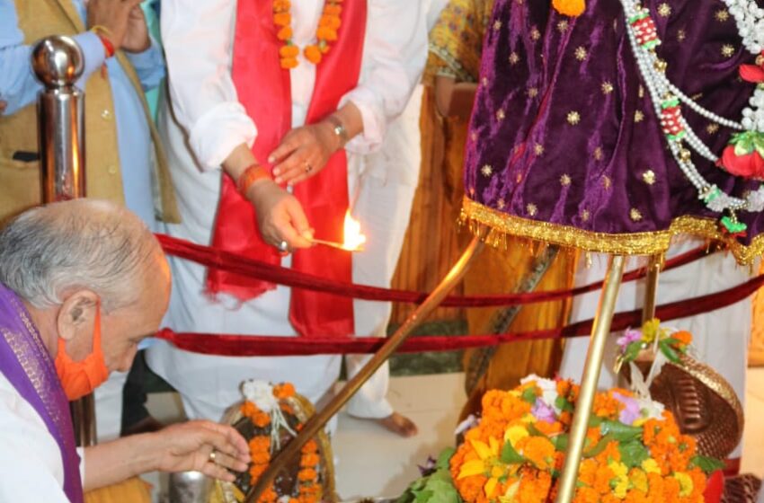 देश की आन-बान-शान की रक्षा को घर-घर फहरायें तिरंगाः महाराज