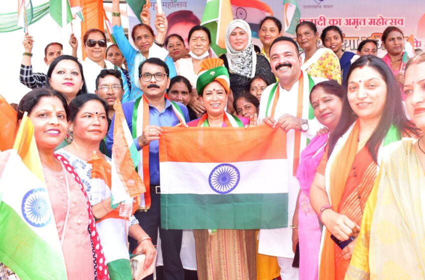  कैबिनेट मंत्री रेखा आर्य ने तिरंगा जन जागरण यात्रा के तहत पदयात्रा निकाली