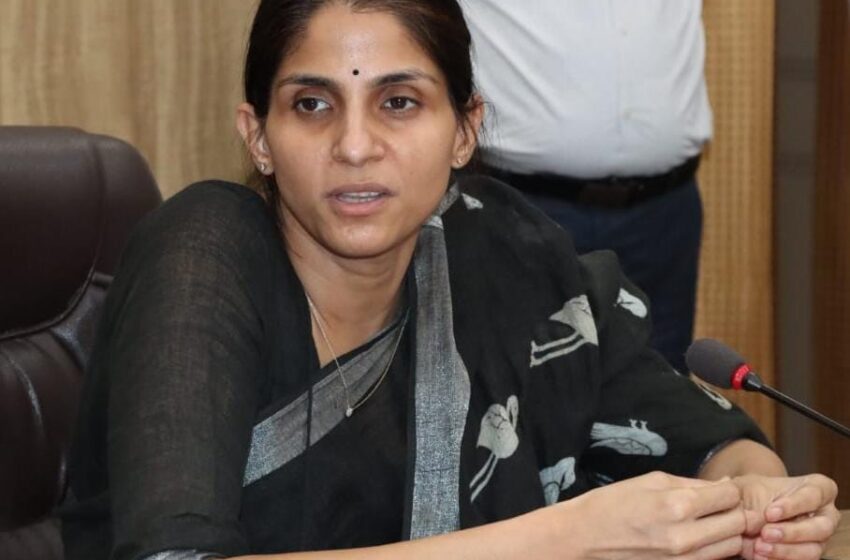  जिलाधिकारी श्रीमती सोनिका ने तत्काल मुख्य चिकित्सा अधिकारी को निर्देशित किया, कि बरामद हुए शवों का मौके पर ही पोस्टमाडर्म आदि प्रक्रिया पूर्ण करते हुए शव को परिजन के सुपूर्द करें