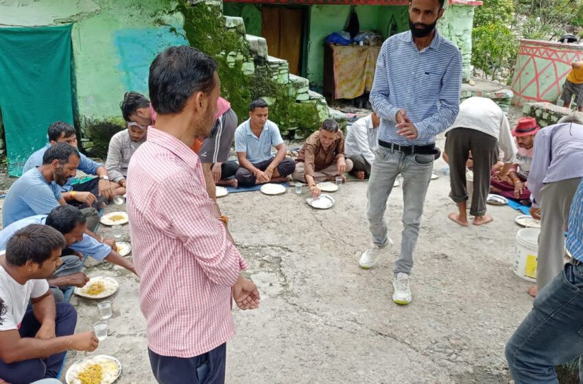  जिला प्रशासन द्वारा आपदा ग्रस्त क्षेत्र में जनजीवन सामान्य बनाते हुए मूलभूत सुविधाओं को विकसित करते हुए जनजीवन पटरी पर लाने का कार्य किया जा रहा है