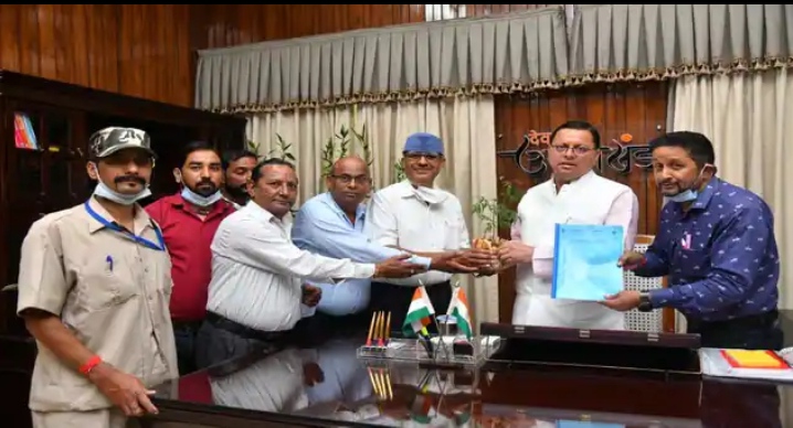  कर्मचारी संघ चिकित्सा स्वास्थ्य सेवा का प्रतिनिधिमंडल अपनी मांगों को लेकर सीएम से मिला