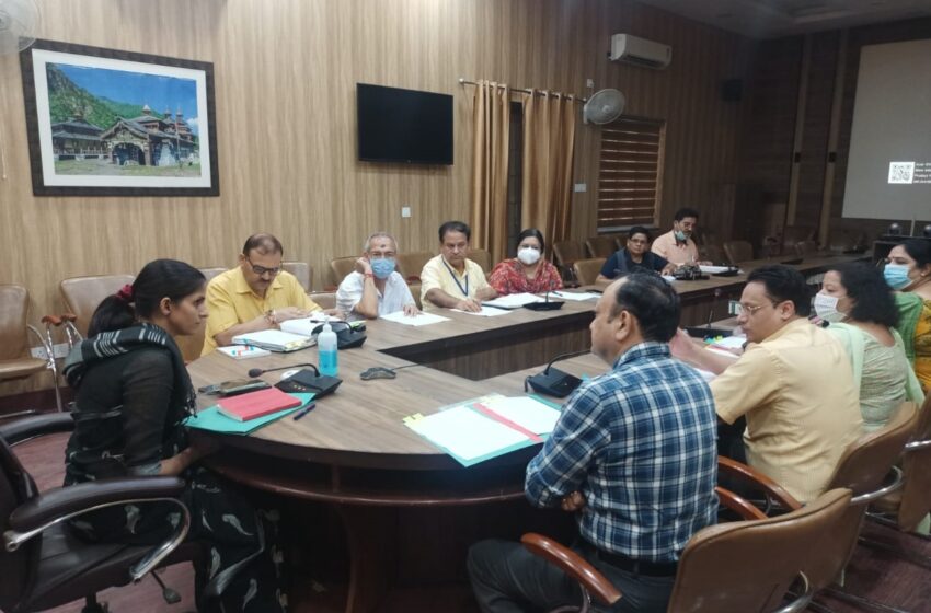  जिलाधिकारी/समुचित प्राधिकारी पीसीपीएनडीटी श्रीमती सोनिका की अध्यक्षता में पीसीपीएनडीटी जिला सलाहकार समिति की बैठक ऋषिपर्णा सभागार कलेक्टेªट में आयोजित की गई।