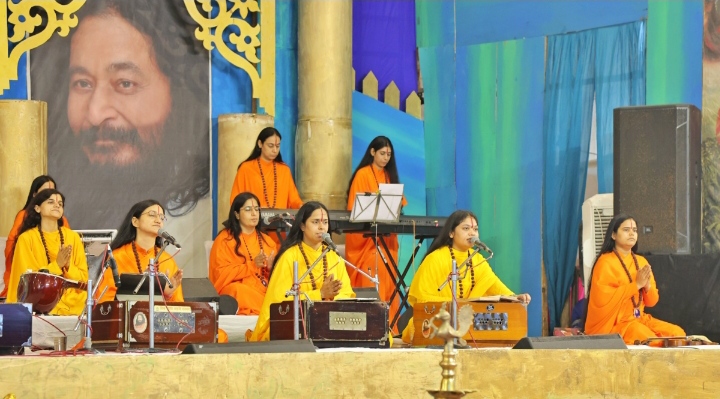  आत्मा और परमात्मा का मिलन गुरु कृपा से ही संभवः साध्वी आस्था भारती