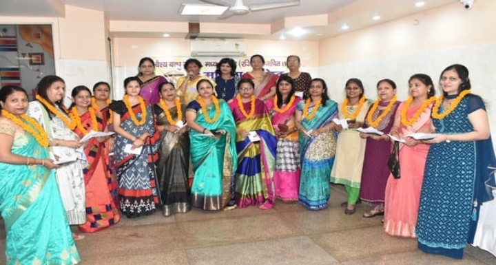  वैश्य बंधु समाज की महिला विंग की नवगठित कार्यकारिणी का शपथ ग्रहण समारोह आयोजित