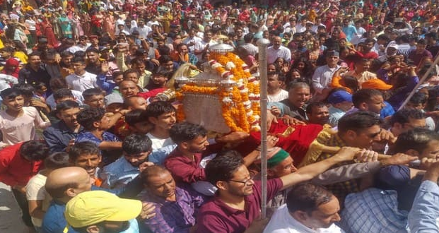  दशहरा पर्व पर महासू मंदिर लखवाड़ में आस्था का सैलाब उमड़ पड़ा