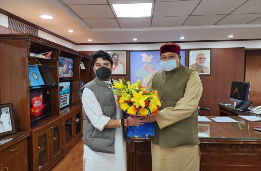  पर्यटन मंत्री सतपाल महाराज ने अंतरराष्ट्रीय एयरपोर्ट को लेकर  केंद्रीय मंत्री ज्योतिरादित्य सिंधिया से भेंट कि।