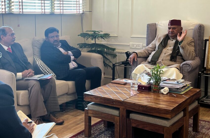  कैंप कार्यालय में सैन्य धाम निर्माण कार्यों की समीक्षा बैठक करते मंत्री जोशी