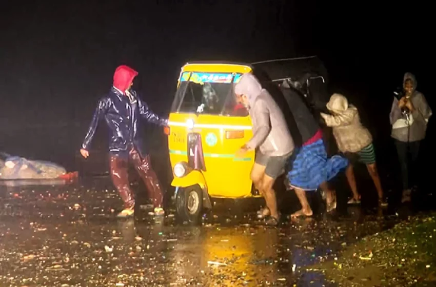  चक्रवाती तूफान मैंडूस ने तमिलानडु में बड़ी तबाही मचाई है।