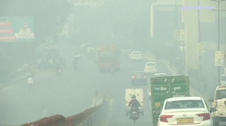  नई दिल्ली में हवा की गुणवत्ता ‘बेहद खराब’ श्रेणी में रही और रात करीब आठ बजे 337 दर्ज की गई।
